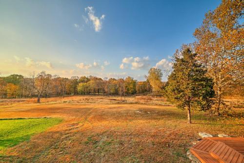 Huge Log Cabin with Deck - 5 Mins to Table Rock Lake! - image 11