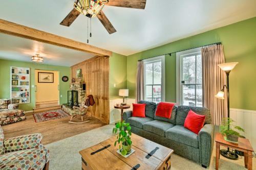 Charming Buena Vista Creekside Home Walk to Main! - image 2