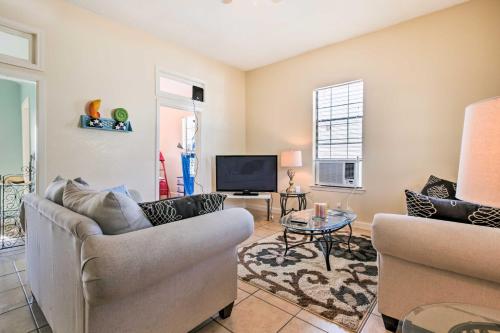 Cozy Galveston Home with Deck - 2 Mi From The Pier! - image 10