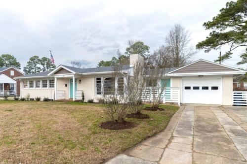 Edenton 3 BR/ 2 Bath king, Fire Pit Edenton 3 BR/ 2 Bath king, Fire Pit