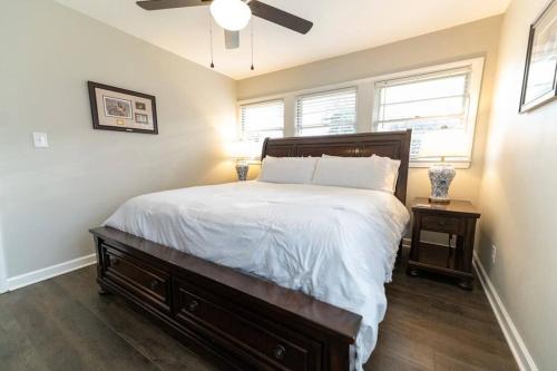 Edenton 3 BR/ 2 Bath king, Fire Pit Edenton 3 BR/ 2 Bath king, Fire Pit