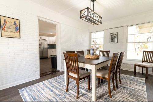 Edenton 3 BR/ 2 Bath king, Fire Pit in 北卡羅來納州伊登頓
