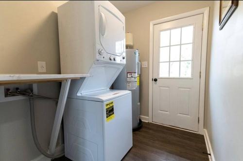 Edenton 3 BR/ 2 Bath king, Fire Pit Edenton 3 BR/ 2 Bath king, Fire Pit