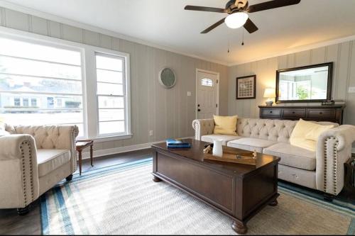 Edenton 3 BR/ 2 Bath king, Fire Pit Edenton 3 BR/ 2 Bath king, Fire Pit