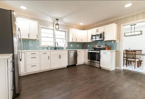 Edenton 3 BR/ 2 Bath king, Fire Pit in 北卡羅來納州伊登頓