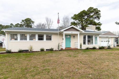 Edenton 3 BR/ 2 Bath king, Fire Pit Edenton 3 BR/ 2 Bath king, Fire Pit