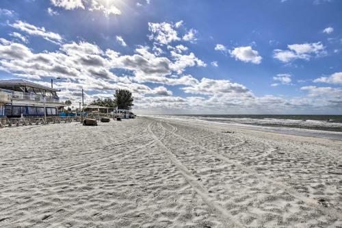 St Pete Condo with Heated Pool - Less Than 1 Mi to Beach! - main image
