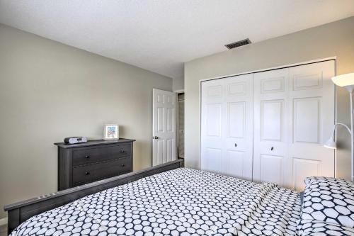 St Pete Condo with Heated Pool - Less Than 1 Mi to Beach! - image 10