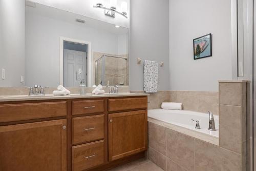 Bathroom, The Dream -Roelens Vacations in Warm Mineral Springs