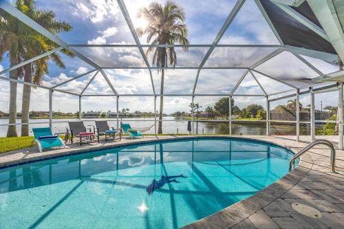 Pet Friendly, Lake view, Game Room - Villa Coral Palace - Roelens Vacations - Suncoast Estates, FL