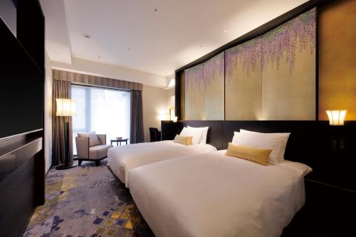 Superior Twin Room image 4