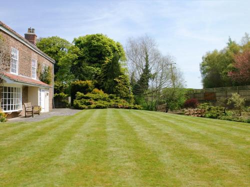 Greenlands Farmhouse - Barmby on the Moor