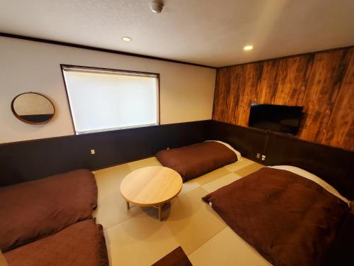 4 futon beds