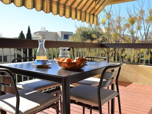 . Studio Calme avec Terrasse et Parking au Lavandou - 3 Couchages - FR-1-251-31