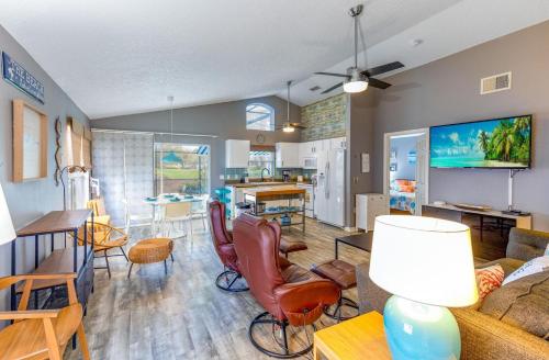 Coastal Golf Pool Home In Southern Dunes in Haines City, USA