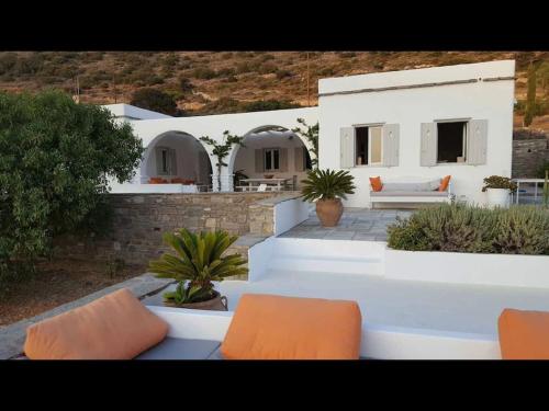 Cycladic Villa Kamari