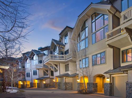 Ski In Ski Out Rocky Mountain Townhome in Beaver Creek, USA