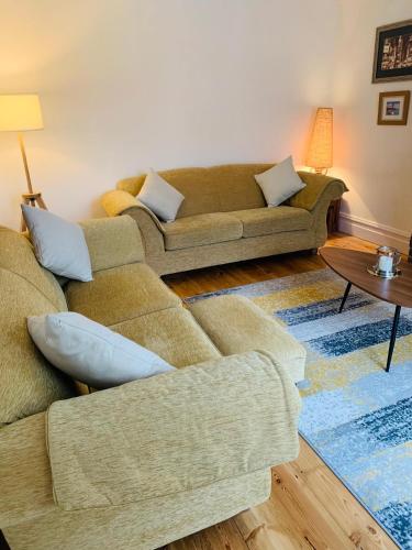 Elegant 3BD Edwardian Home Warminster Elegant 3BD Edwardian Home Warminster