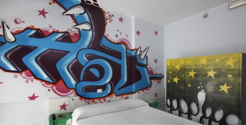 1 queen bed