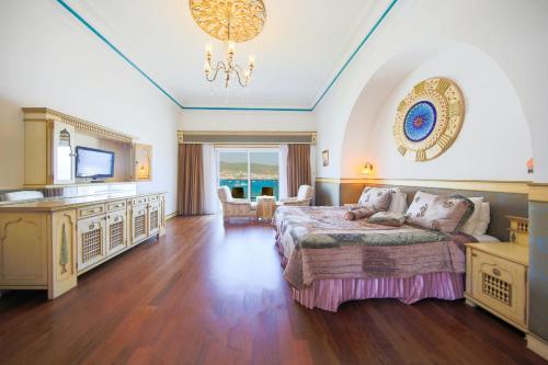 King Suite with Sea View