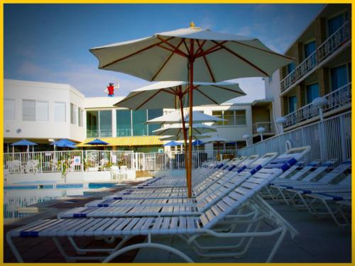 The Jolly Roger Motel - 수영장