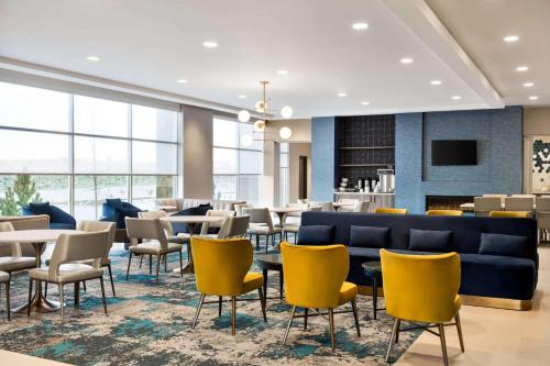Lobby, La Quinta Inn & Suites by Wyndham Denver Parker in Parker (CO)