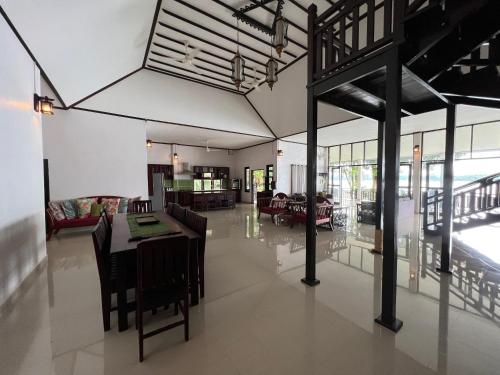 Lao Lake House - image 5