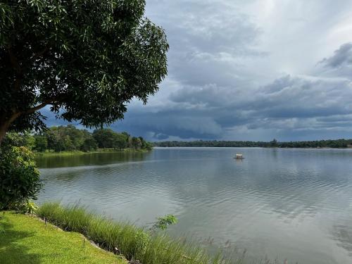 Lao Lake House