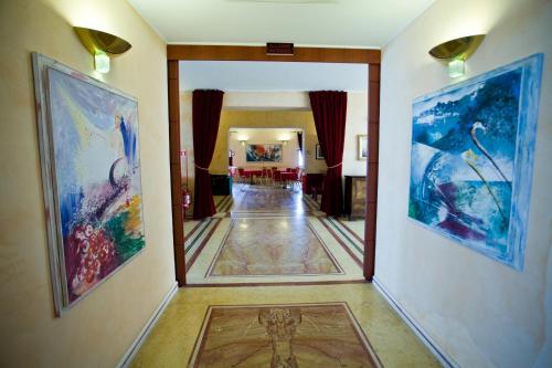 共用Lounge/電視區, 聖米歇爾宮酒店 (Palace Hotel San Michele) in 蒙泰聖安傑洛鎮中心