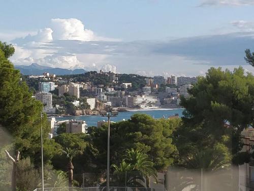 Lujoso loft con piscina y vistas al mar en Illetas