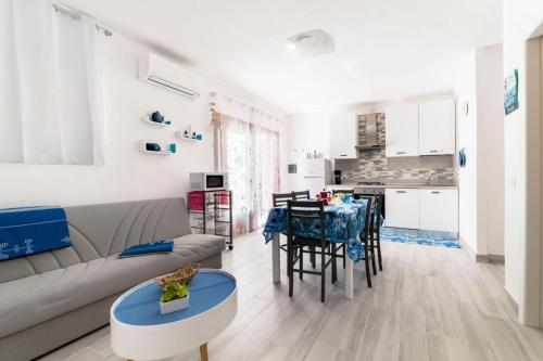  Appartamento Bouganville Posada in Posada