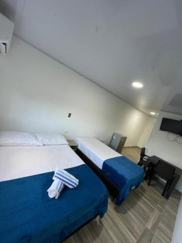 2 double beds