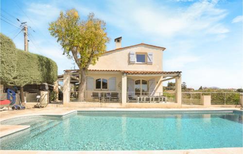 Gorgeous Home In Saint-laurent-du-var With Heated Swimming Pool - Location saisonnière - Saint-Laurent-du-Var