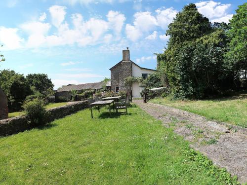 Boundstone Farmhouse