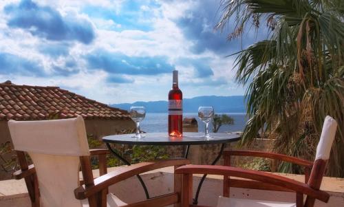 Menexes Suites Monemvasia