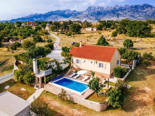 MY DALMATIA - Villa Sucic with private pool and mountain view - Obrovac