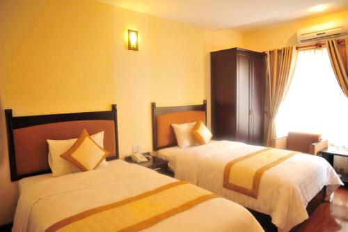 Deluxe Twin Room image 4