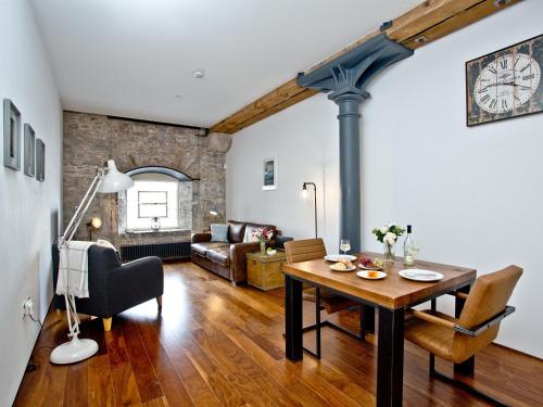 B&B Millbrook - The Sail Loft - Royal William Yard - Bed and Breakfast Millbrook