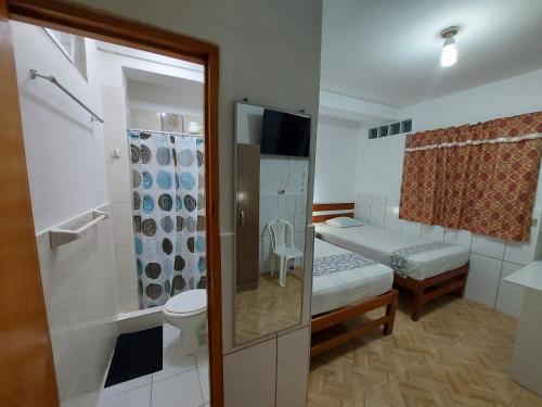 2 twin beds