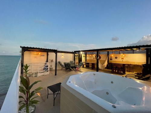 2 bedrooms, 3 beds