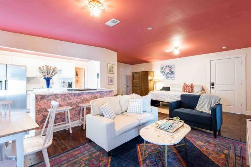 Blush And Bashful Germantown Two Bedroom Apartment in Louisville, USA