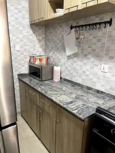 Beautiful 2Br Apt in Ogba, Ikeja, Lagos in 伊法科伊賈亞