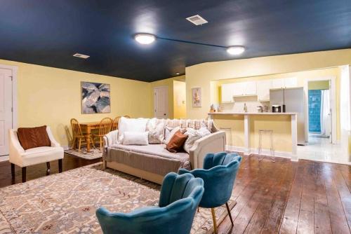 Blueberry Lemondrop Germantown 2 Bedroom Apartment in Louisville, USA
