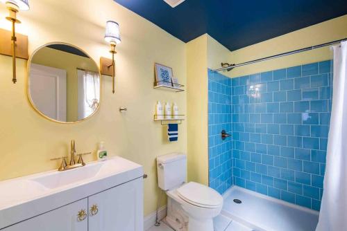 Blueberry Lemondrop Germantown 2 Bedroom Apartment in Louisville, USA