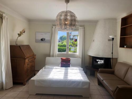  Beautiful Room with free parking close to EPFL in Lonay