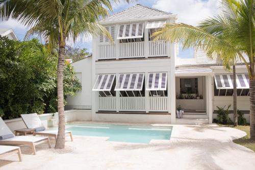 Conch Shell Harbour Island home