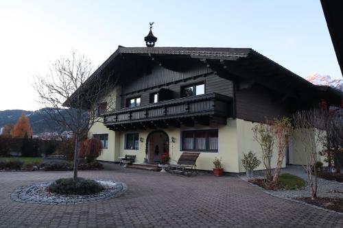 Exterior view, Landhaus-Appartements Warraich in Schladming