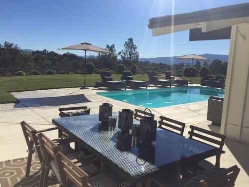 Paradise Acres In the Heart of Wine Country in Los Olivos