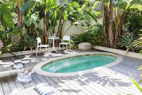 The Hill Street Villa offers private pool in stylish unit - image 2