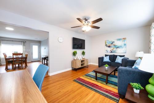 Roomy 3BR 2 Bath minutes to Uptown and Airport Ideal for small families in Charlotte, USA